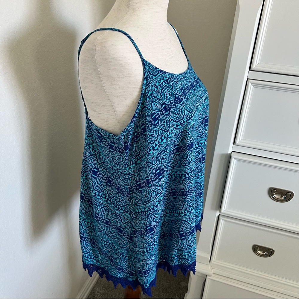 Patterned Lace Trim Tank - Picture 4 of 8
